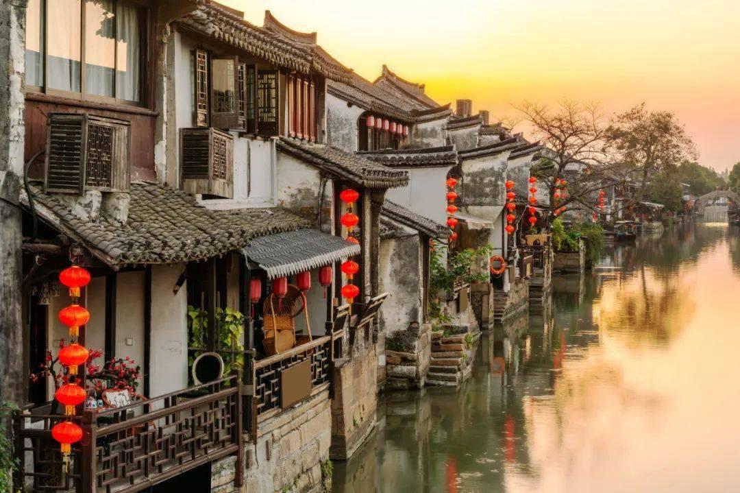 胡锡进:老胡为今天的股市表现难过